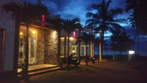 Отель Saara Beach Hotel  Marawila